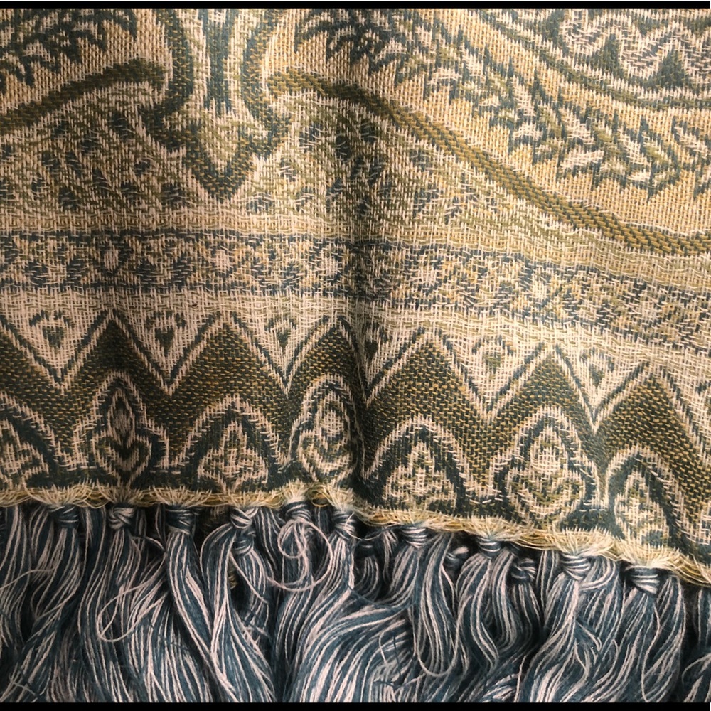 Eddie Bauer blanket scarf